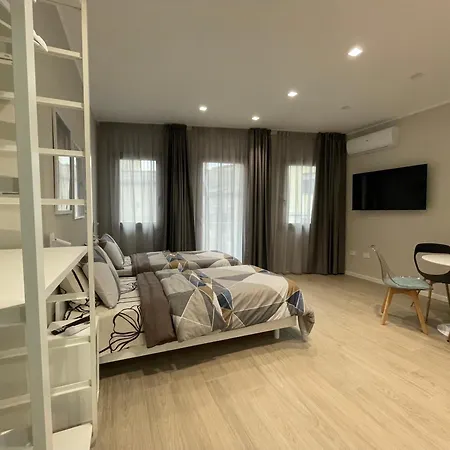 מלון דירות La Fenice House 3*